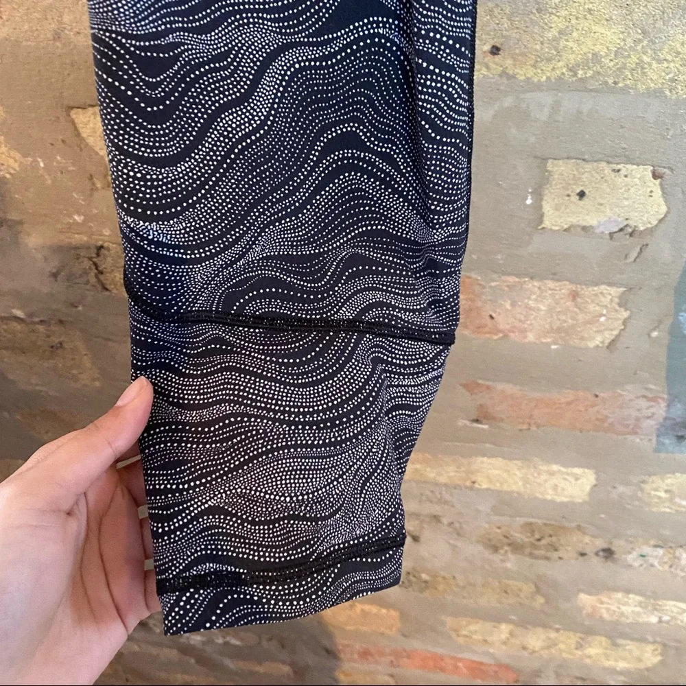 LULULEMON ~ Skull Soul Cycle Gray Black Cropped Leggings - Picture 8 of 9